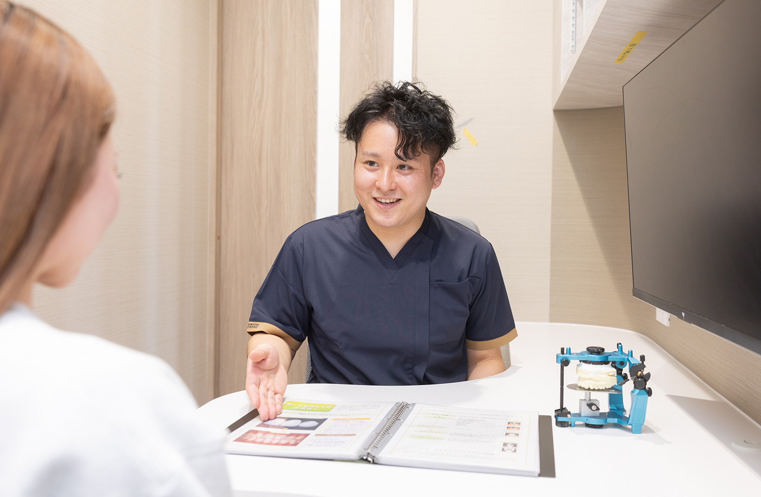 専門の歯科技工士との連携で自然な仕上がりを追求