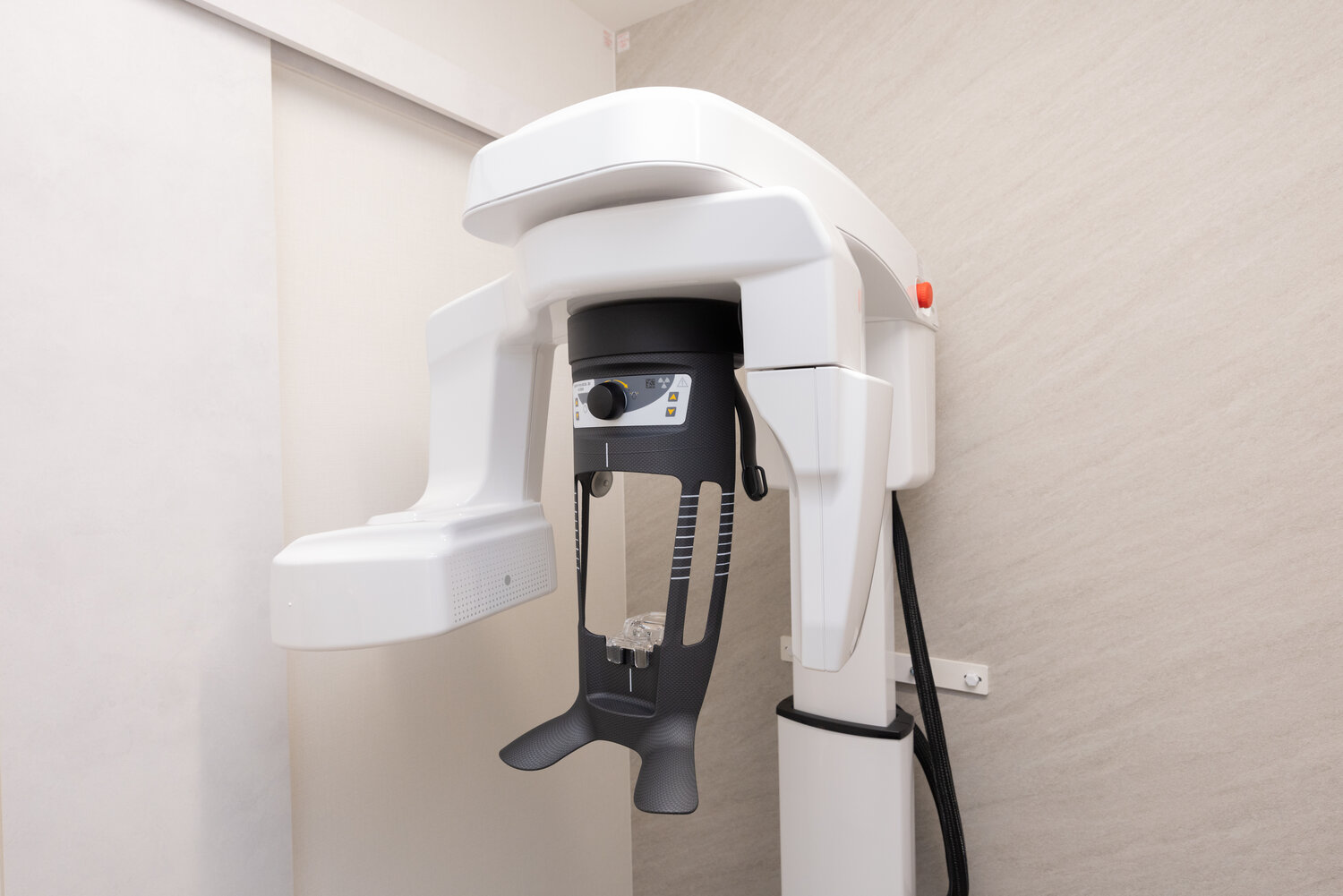 精密な検査で歯周病の状態を正確に把握する